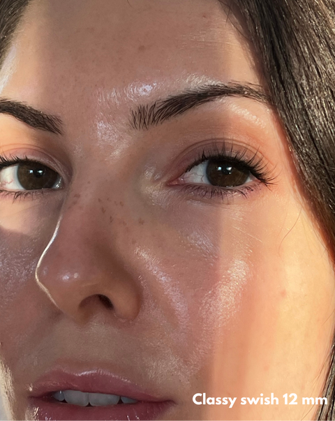 Classy Swish 12 mm från ByWonderLash – naturliga lösögonfransar för en mjuk fransförlängning, perfekt för vardag. En av Sveriges mest älskade fransar.