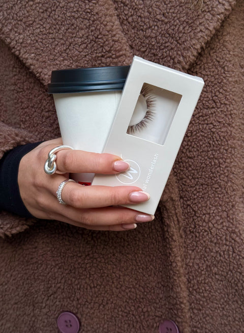 COCOA DREAM bruna fransar i förpackning
