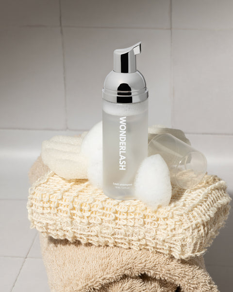 Lash shampoo