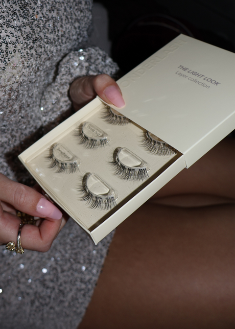 The Light Look box med naturliga lösögonfransar, lätt känsla och balanserad franslinje för vardagsbruk