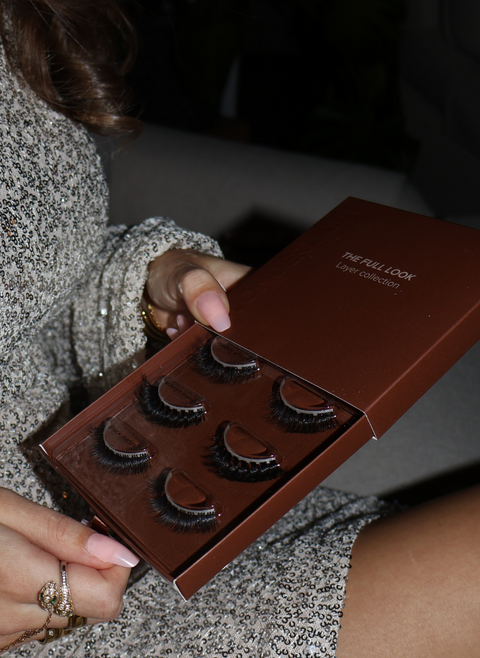 Volymfokuserade lösögonfransar i The Full Look box, täta franssegment för en intensiv look hemma