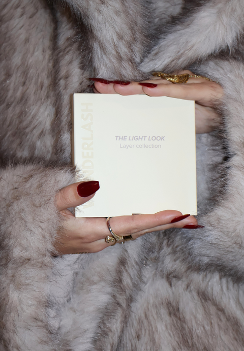 aturliga lösögonfransar med lätt volym, The Light Look box för mjukt och diskret fransresultat hemma